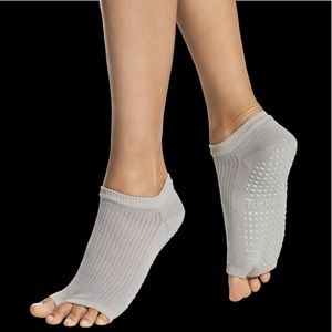 Toeless grip socks